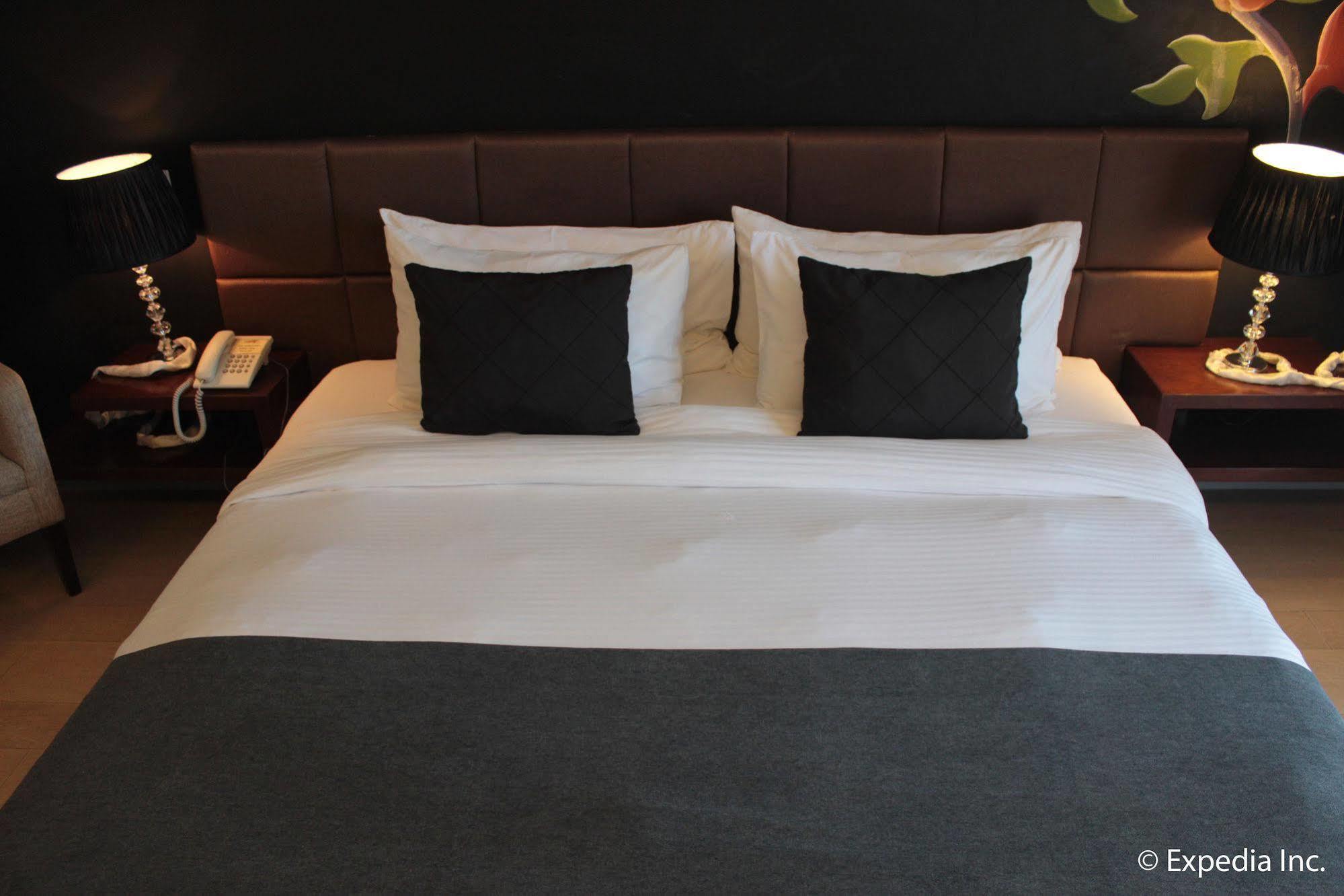 Segara Suites Olongapo Eksteriør billede